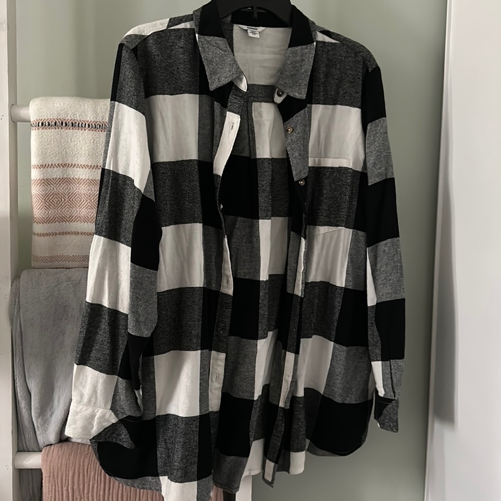 Women's XXL NWOT Sonoma Long sleeve black & white Buffalo print button down